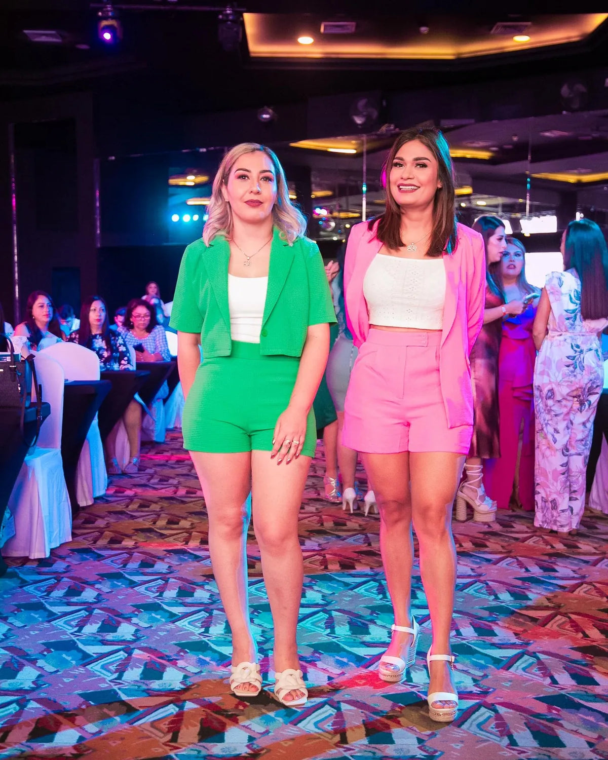 Jessy Zamarripa y Abbi Uicab en la convención de Pure Health